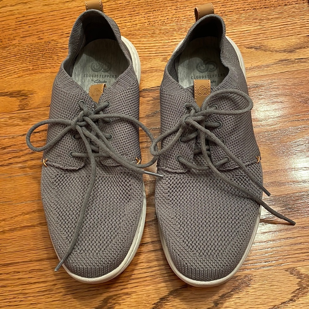 Clarks Cloudsteppers Gray Lace-up Low Cut Casual Sneakers. Men’s Size 8.5. GUC
